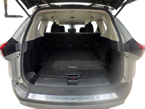 Used 2021 Nissan Rogue SV FWD image 18