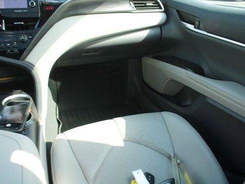 Certified 2021 Toyota Camry XLE w/ Navigation Upgrade Package image 14