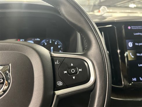 Certified 2021 Volvo XC60 T5 Momentum w/ Premium Package image 14