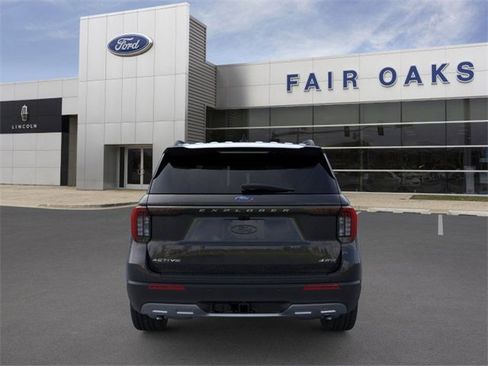 New 2025 Ford Explorer Active w/ Active Comfort Package image 5