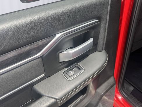 Used 2024 RAM 2500 Big Horn AWD/4WD image 33