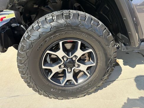Used 2021 Jeep Wrangler Unlimited Rubicon AWD/4WD image 12