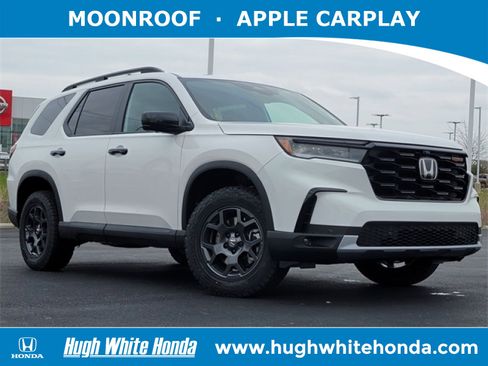 New 2025 Honda Pilot TrailSport image 1
