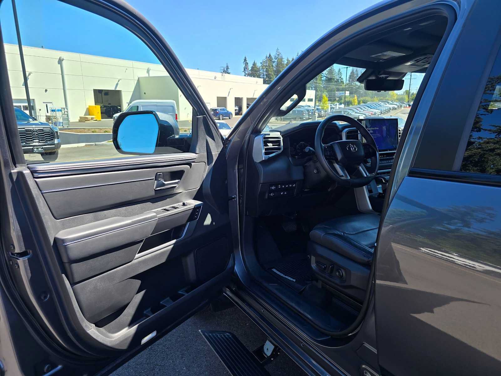 Used 2024 Toyota Sequoia Platinum AWD/4WD image 20