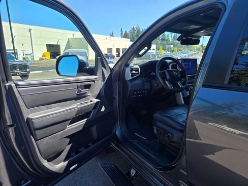 Used 2024 Toyota Sequoia Platinum AWD/4WD image 20