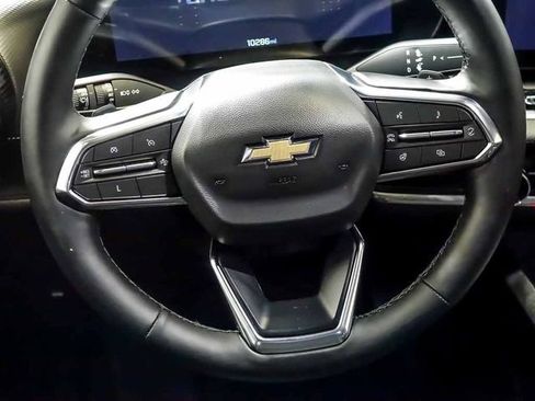 Used 2025 Chevrolet Equinox LT w/ Convenience Package II FWD image 18