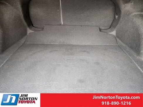 Used 2021 Toyota Corolla LE image 33