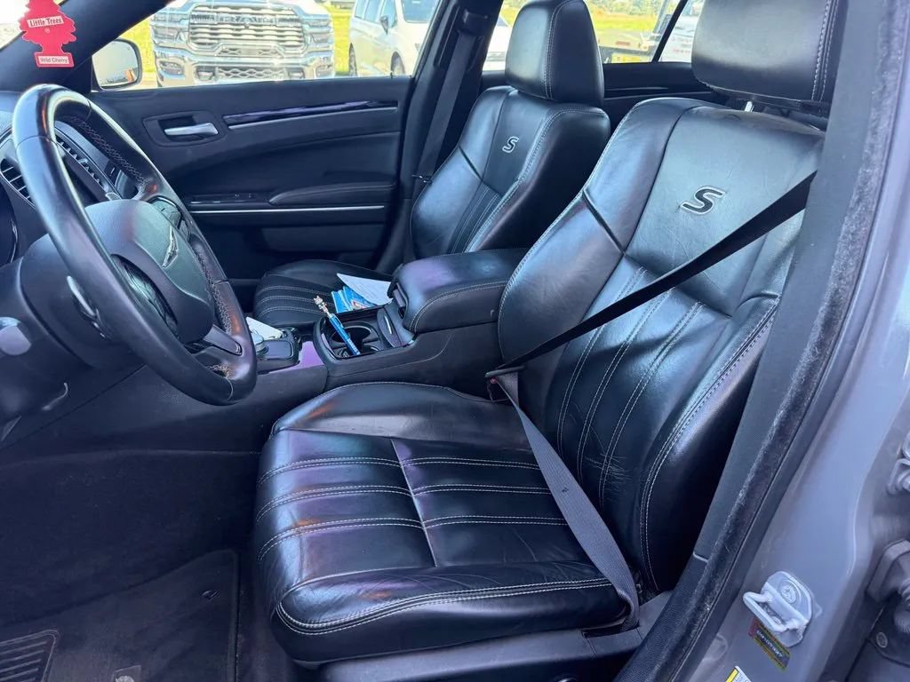 Used 2017 Chrysler 300 S AWD/4WD image 14