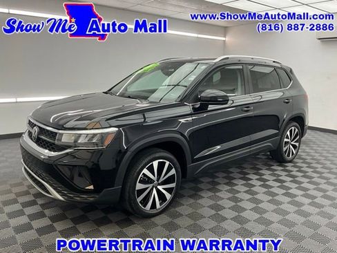 Used 2022 Volkswagen Taos SE FWD image 1