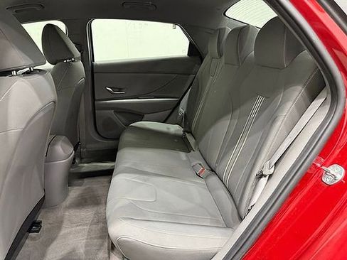 Used 2022 Hyundai Elantra SEL w/ Cargo Package image 11