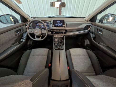 Used 2022 Nissan Rogue SV AWD/4WD image 5