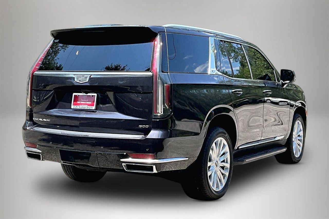 Used 2022 Cadillac Escalade Luxury RWD image 5
