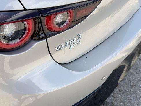 New 2026 MAZDA MAZDA3 Hatchback w/Premium Plus Pkg image 12
