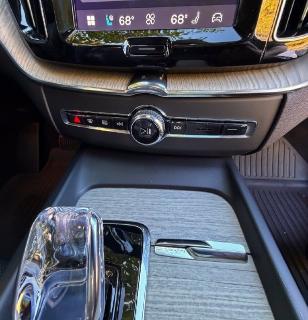 Used 2022 Volvo XC60 B5 Inscription w/ Advanced Package AWD/4WD image 26