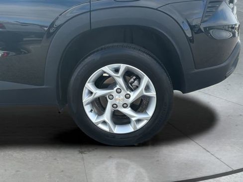 Certified 2024 Chevrolet Trax LS w/ LS Convenience Package image 27