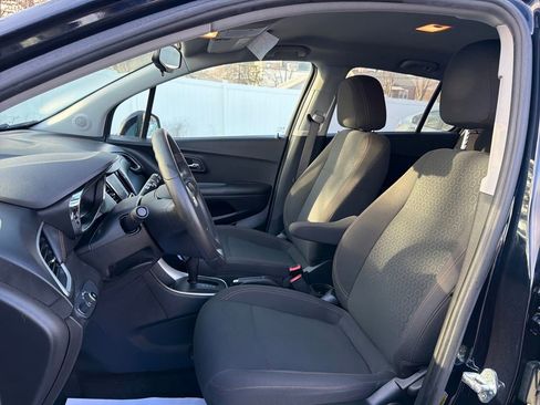 Used 2022 Chevrolet Trax LS w/ Tint and Cruise Package image 16