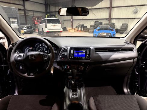 Used 2022 Honda HR-V LX image 28