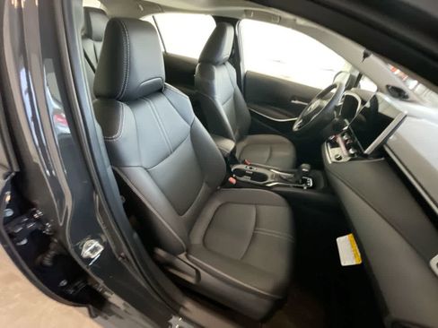 Used 2025 Toyota Corolla XLE image 25
