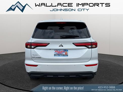 Used 2024 Mitsubishi Outlander ES AWD/4WD image 4