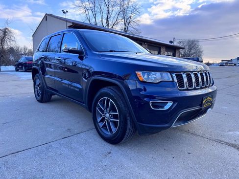 Used 2018 Jeep Grand Cherokee Limited image 3