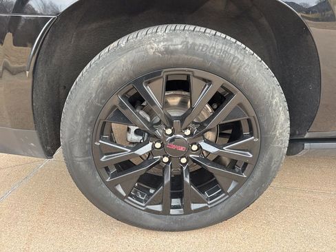 Used 2022 GMC Yukon XL Denali image 11