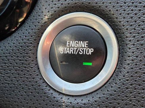 Used 2018 Cadillac XT5 FWD image 30