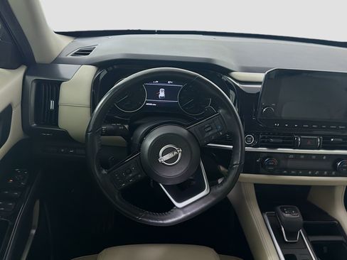 Used 2023 Nissan Pathfinder SL w/ Lighting Package (N92) FWD image 17