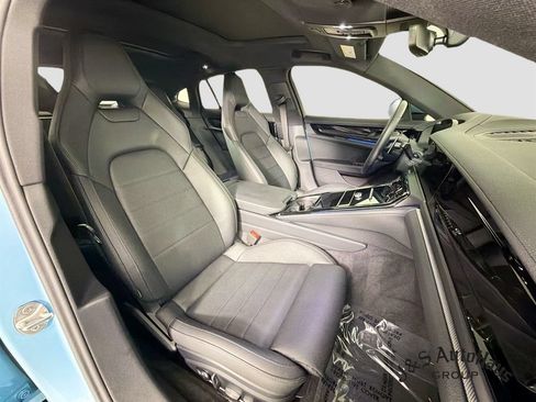 Used 2025 Porsche Panamera w/ Premium Package RWD image 35