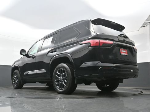 Used 2025 Toyota Sequoia Platinum image 33