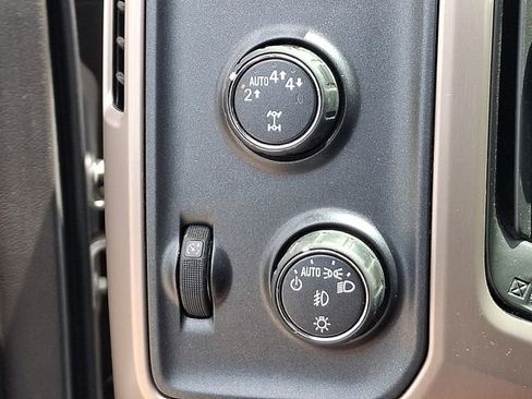 Used 2018 GMC Sierra 1500 Denali w/ Denali Ultimate Package AWD/4WD image 9