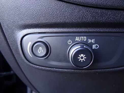 Used 2024 Chevrolet Equinox LT FWD image 18