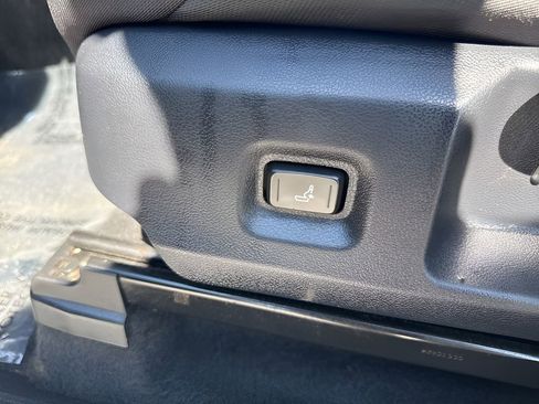 Used 2024 Toyota Tacoma SR RWD image 10