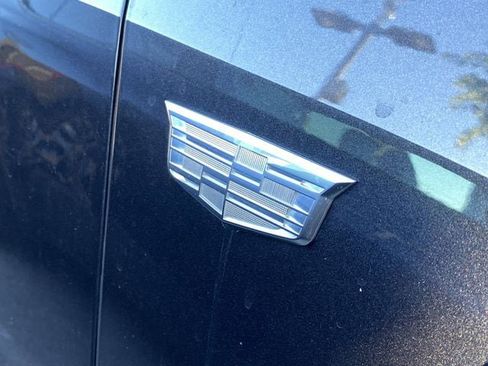 Used 2018 Cadillac XT5 Platinum w/ Driver Assist Package AWD/4WD image 8