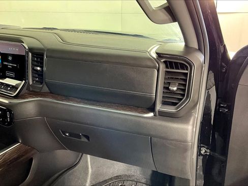 Certified 2024 GMC Sierra 1500 Elevation w/ Elevation Premium Package image 18