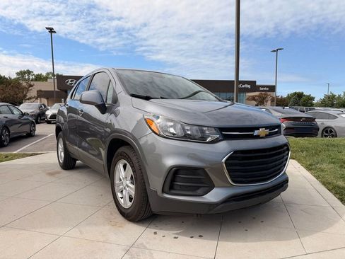 Used 2020 Chevrolet Trax LS w/ Tint and Cruise Package FWD image 7