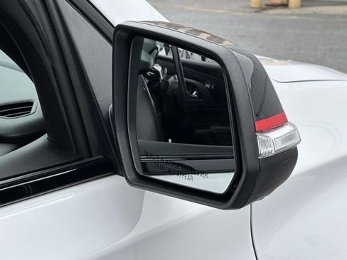 Used 2023 Chevrolet Traverse Premier w/ Redline Edition image 28