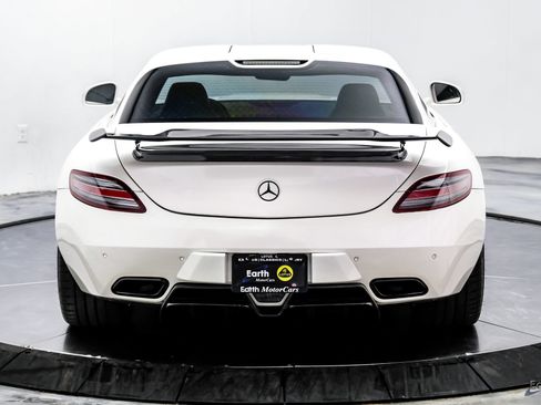 Used 2011 Mercedes-Benz SLS AMG Coupe image 17