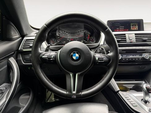 Used 2020 BMW M4 Convertible RWD image 13