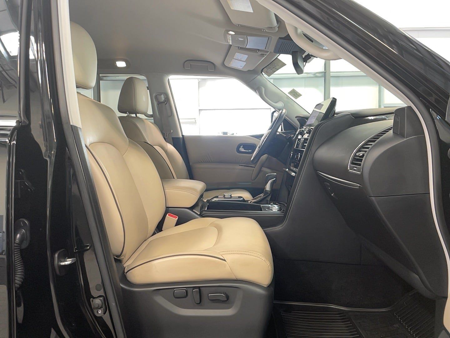 Used 2023 Nissan Armada SV w/ Cargo Package AWD/4WD image 10