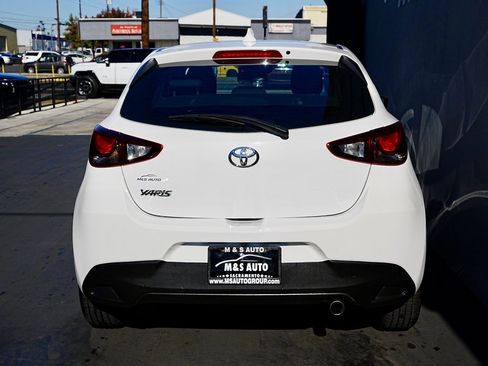 Used 2020 Toyota Yaris LE image 5