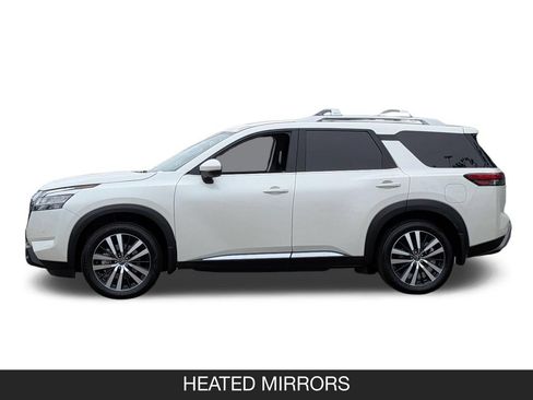 Used 2024 Nissan Pathfinder Platinum FWD image 5