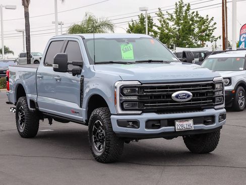Certified 2025 Ford F250 Platinum w/ Tremor Off-Road Package AWD/4WD image 3