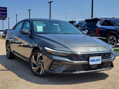 New 2025 Hyundai Elantra Limited