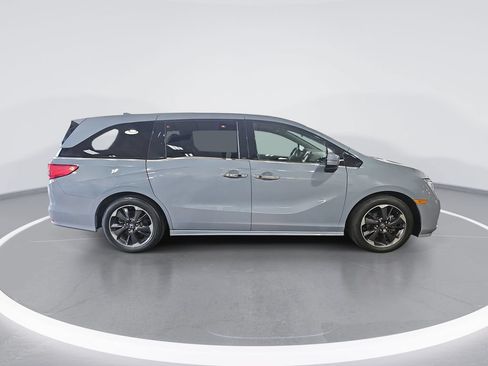 Used 2023 Honda Odyssey Elite image 2