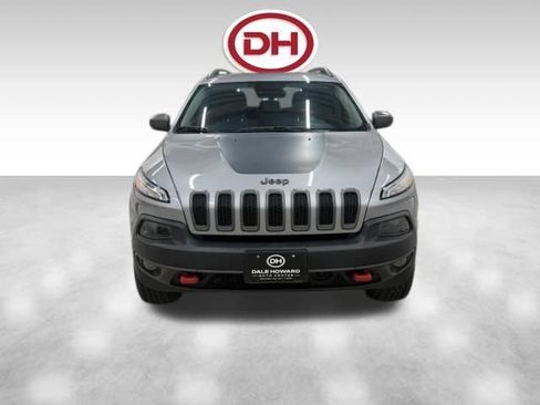 Used 2017 Jeep Cherokee Trailhawk AWD/4WD image 5