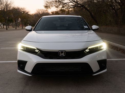 Certified 2024 Honda Civic Sport Touring image 3