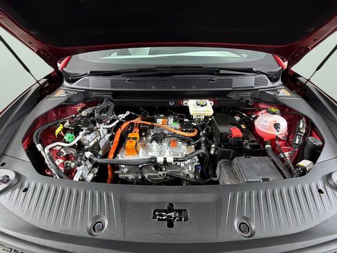 Certified 2024 Chevrolet Equinox EV LT FWD image 37