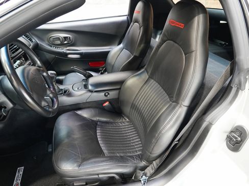 Used 2002 Chevrolet Corvette Z06 w/ Memory Pkg RWD image 39