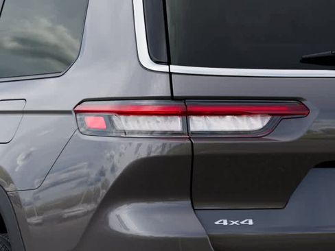 New 2026 Jeep Grand Cherokee L Limited AWD/4WD image 9