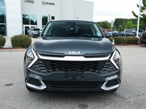 Used 2024 Kia Sportage LX FWD image 2